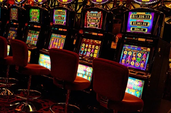 sule Bikini Paradise payout table showing symbol values across different stake levels